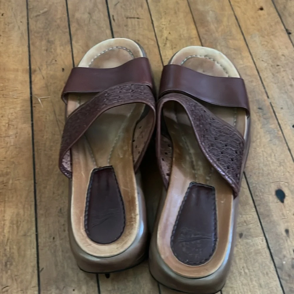 Dansko Lydia platform brown sandals